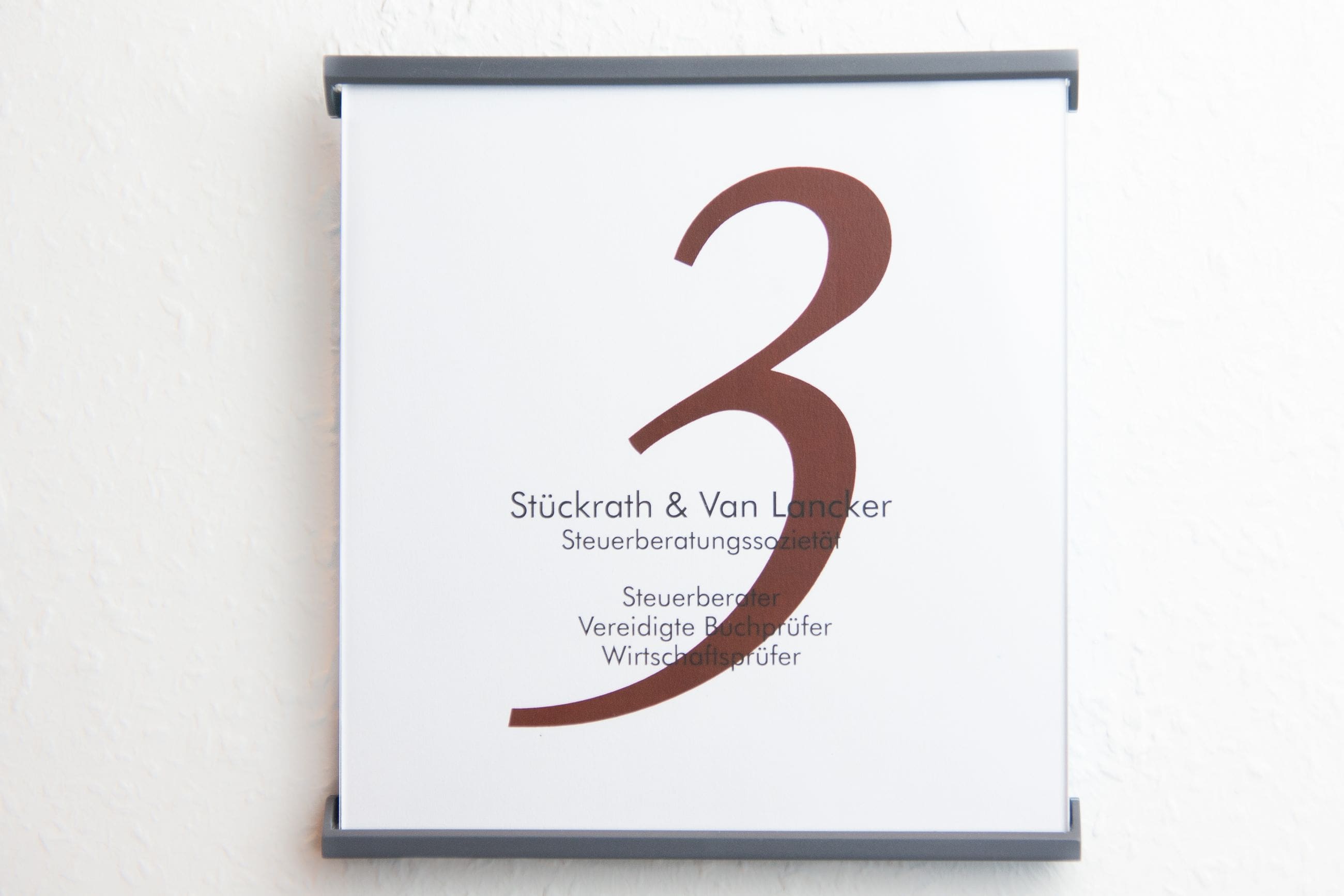 Referenzbild Türschild SIMPLEX